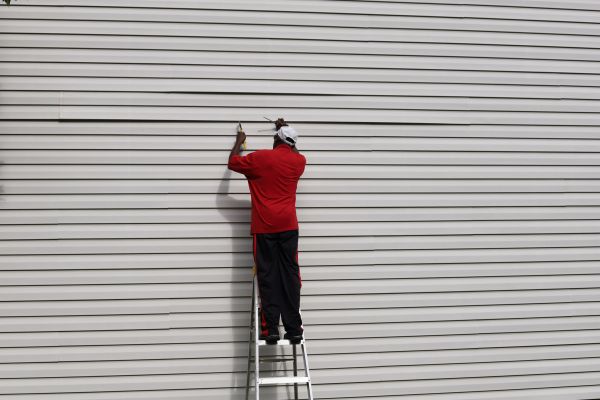 Loose Siding Repair in Waldorf
