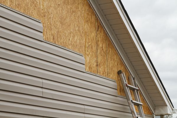 Loose Siding Replacement in Waldorf