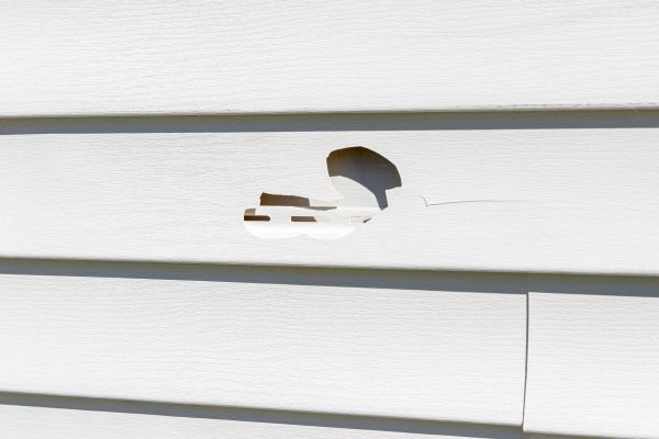 White Vinyl Siding Repair in Waldorf